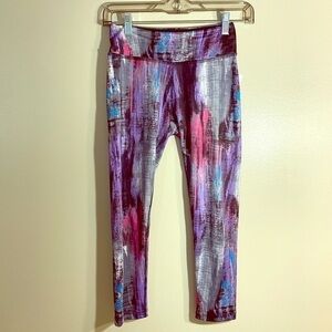 Women’s Beyond Yoga Capri Multi-Colored Leggings